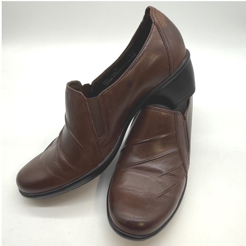 Clarks Women's Brown Leather Slip On Wedge Heel Shoes Size 8- small‎ scuff